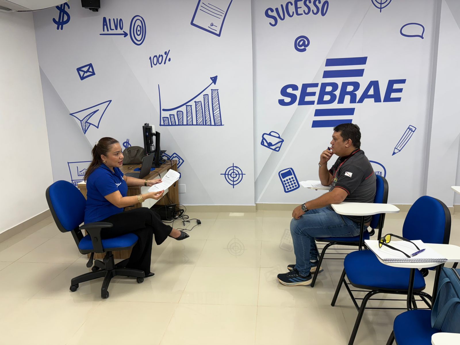 Regina em atendimento no Sebrae Amazonas